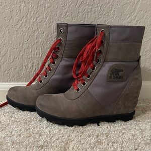 Sorel Women's Lace Up Wedge Boots - Gray and Red